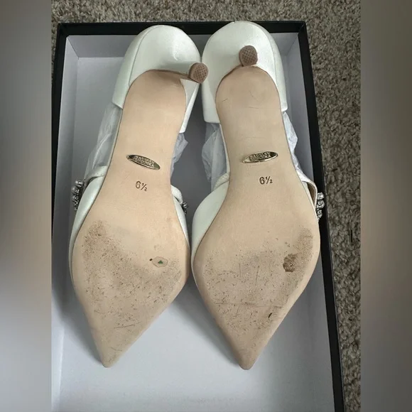 Badgley Mischka Natalie White Satin SZ 6.5